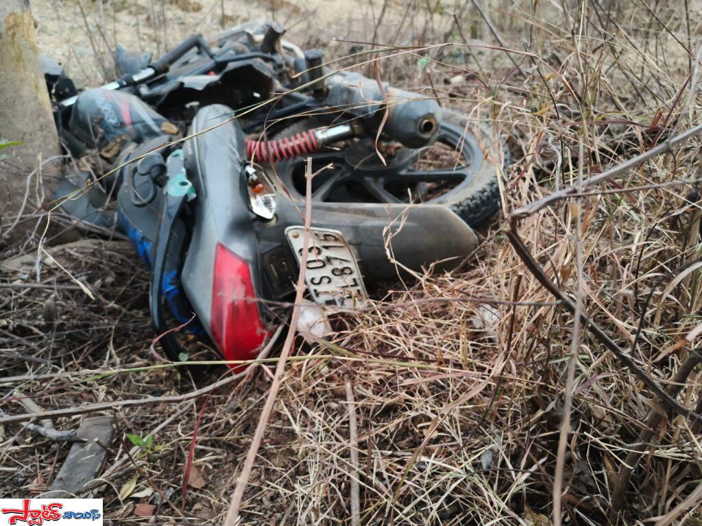 రేగొండ మండలంలో రోడ్డు ప్రమాదం