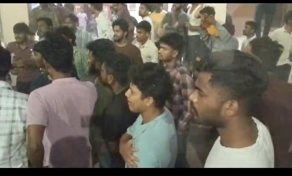 కేయూలో విద్యార్థుల కొట్లాట