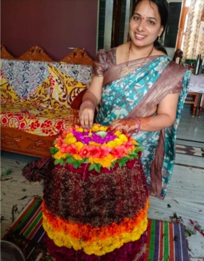 కరీంనగర్⁫ టూ టౌన్ ఎస్సై భార్య ఆత్మహత్య