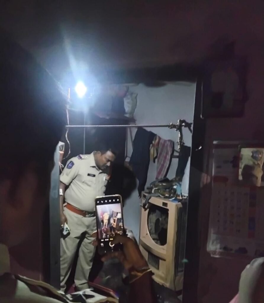 తండ్రికూతుళ్ల సజీవదహనానికి అల్లుడే కారణమా..?