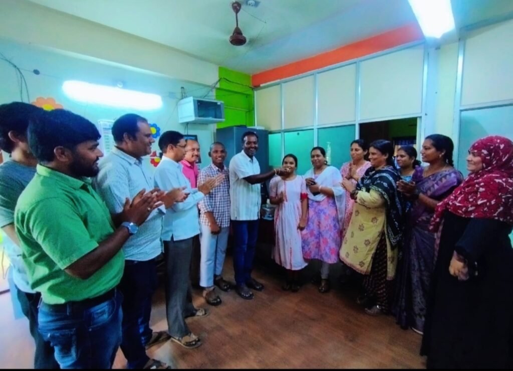టెన్త్ రిజల్ట్స్‌ లో అదరగొట్టిన ఆదర్శ విద్యార్థులు