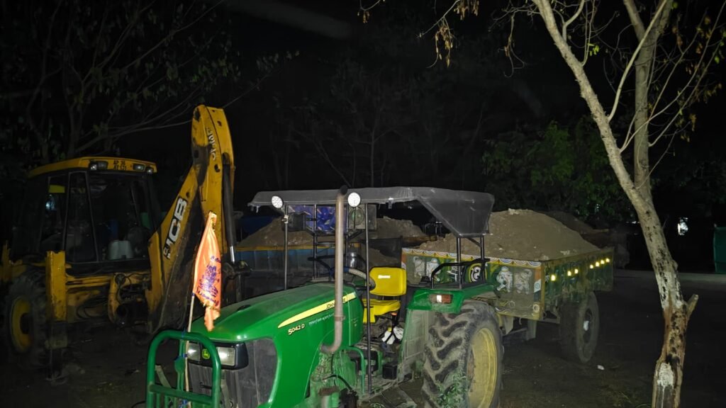 అక్రమంగా మొరం తరలింపు.. ఐదు ట్రాక్టర్లు స్వాధీనం