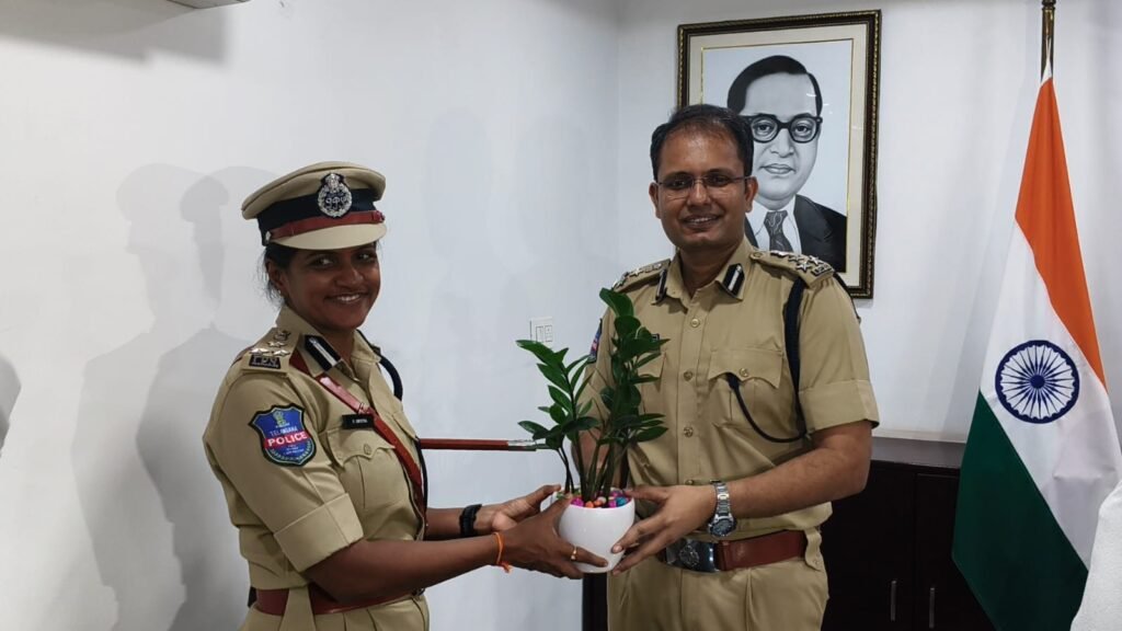 వరంగల్ సీపీ గా ఎన్. శ్వేతారెడ్డి బాధ్యతల స్వీకరణ