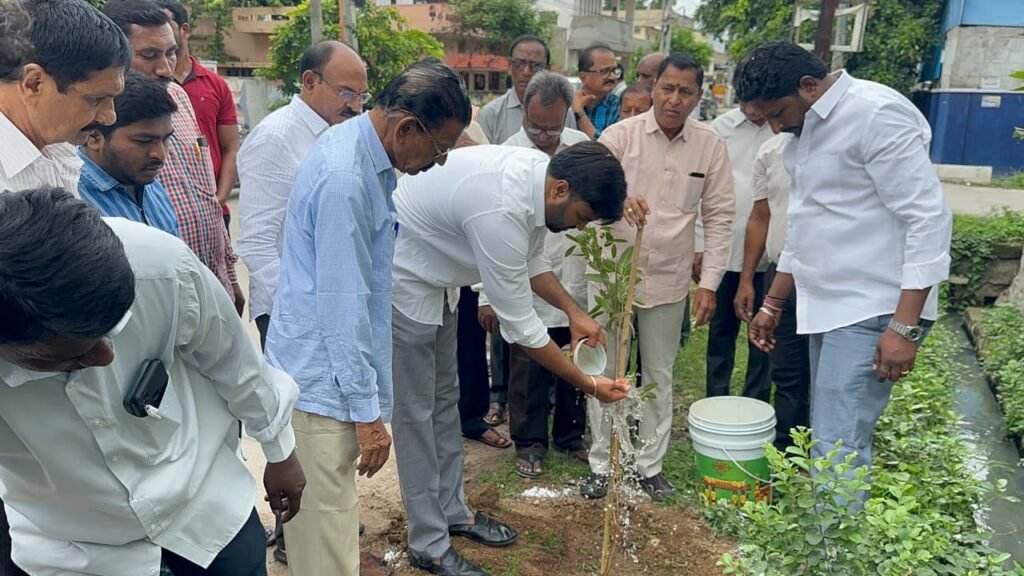 ప్రతి శనివారం మొక్కలు నాటుదాం.. పర్యావరణాన్ని కాపాడుదాం