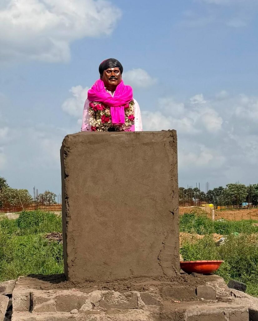 అర్ధరాత్రి విగ్రహం తొలగింపు దుర్మార్గం..