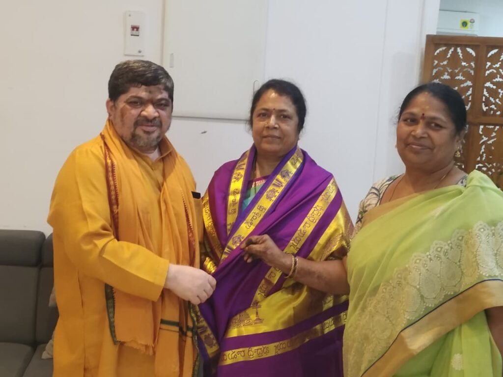 కుడా చైర్మన్ సుధారాణికి మంత్రి పొన్నం అభినందనలు