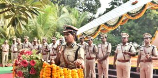 పోలీసు అమరవీరుల త్యాగాలు చిరస్మరణీయం