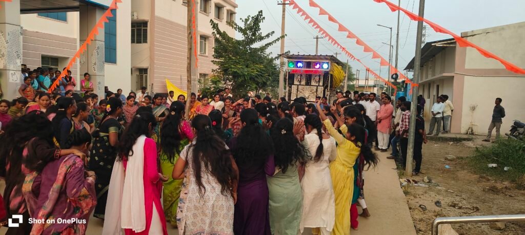 డీజే హోరుతో రోగుల అవస్థలు..