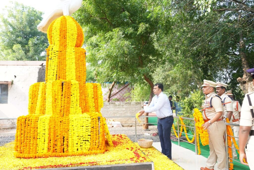 పోలీసు అమరవీరుల త్యాగాలు వెలకట్టలేనివి